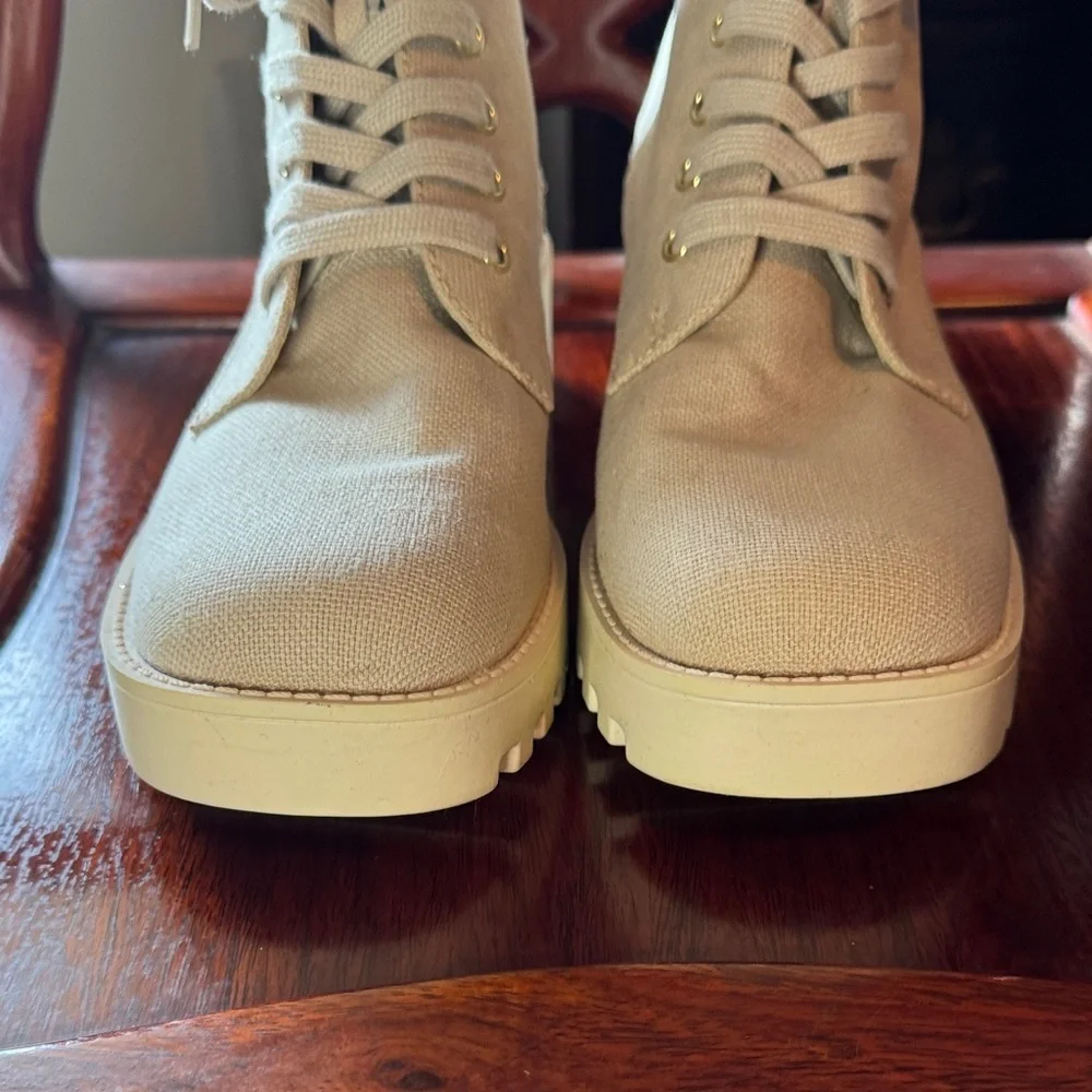 NWOT Michael Kors Tan Canvas Zipper/Lace Ankle Boots Combat Faux Suede Inside - Picture 8 of 14